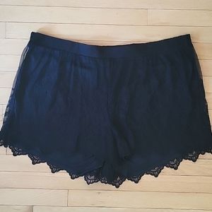 TORRID lace mesh black shorts size 3X